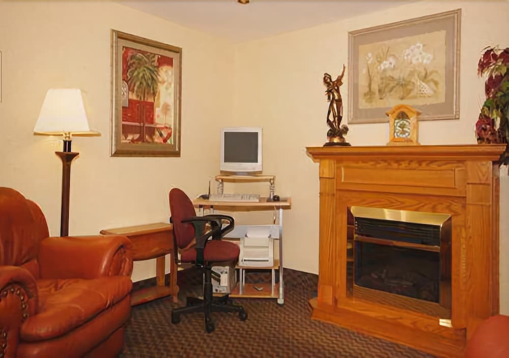 All Seasons Inn & Suites Smithfield Providence - photo 30
