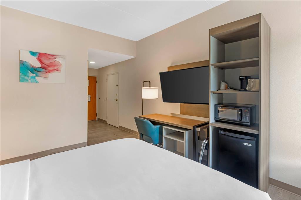 Comfort Inn & Suites Mt. Holly Westampton - photo 27
