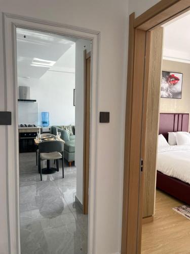 Sky High 1BR Luxury Luxe
