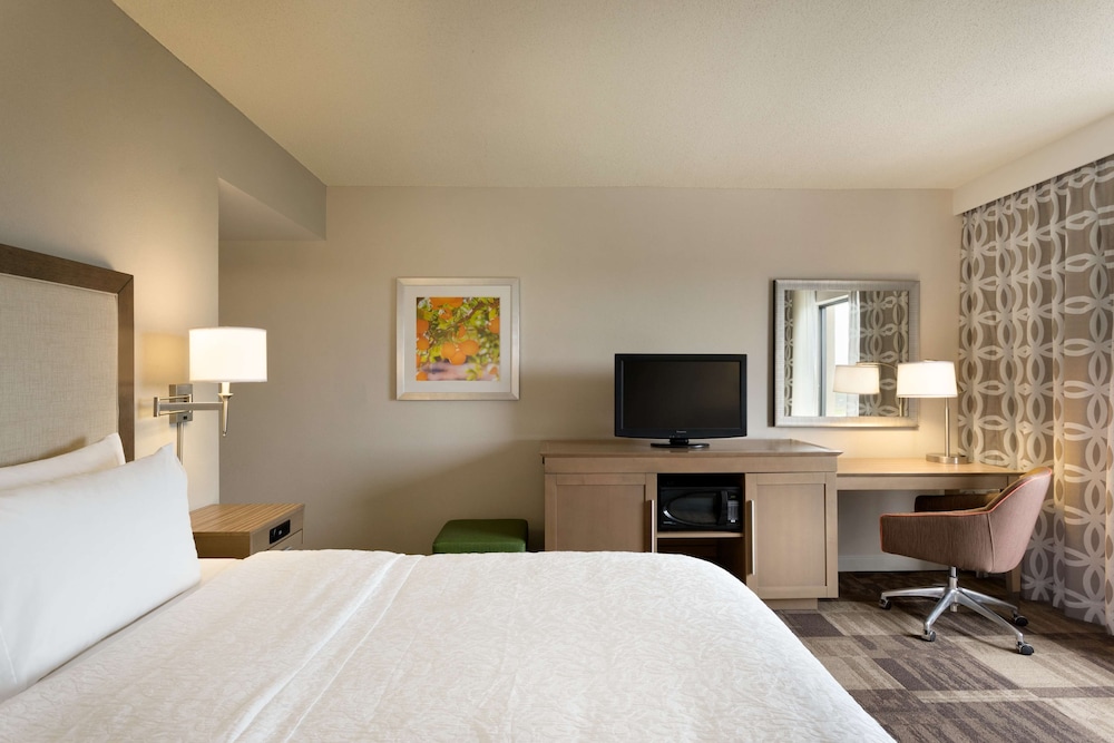 Hampton Inn & Suites Largo - photo 6