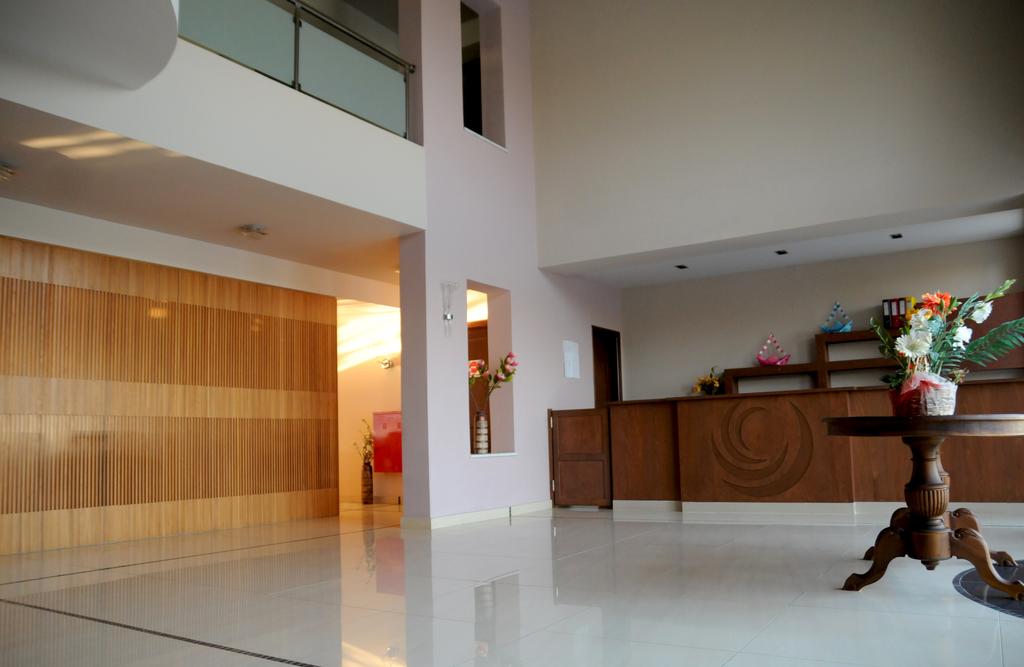 Chrispy Deluxe Wing in Chania, Greece