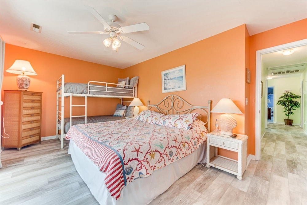 An Amazing Surfside Beach Escape - photo 77
