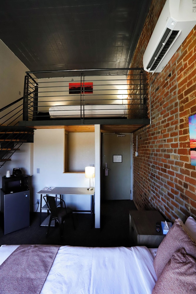 The Hotel Sturgis - photo 30