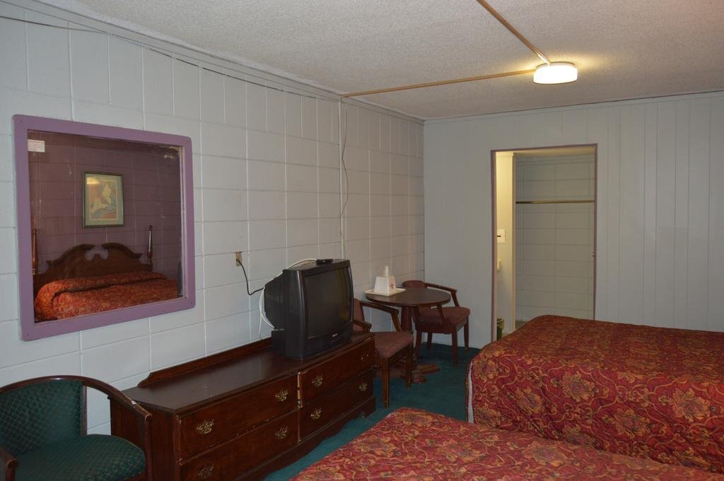 Seminole Inn - photo 11