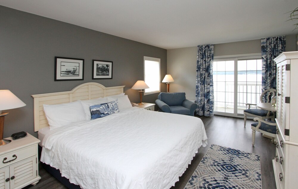 Bay Pointe Inn - photo 5