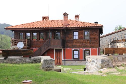 Red House — 4-Star Luxury Hotel in Koprivshtitsa, Bulgaria