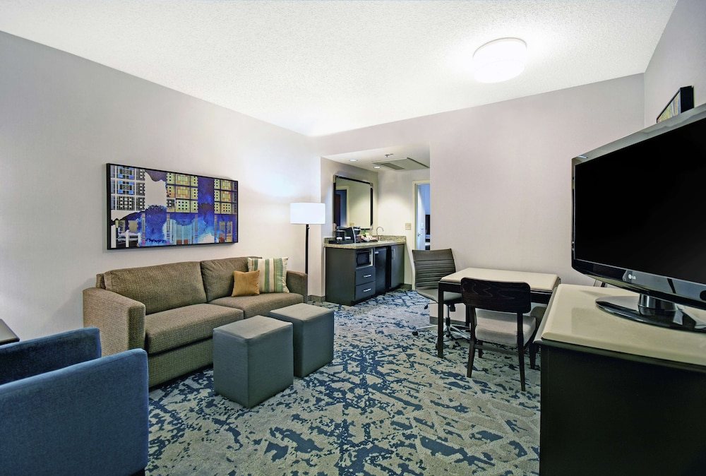 Embassy Suites Charleston - photo 14