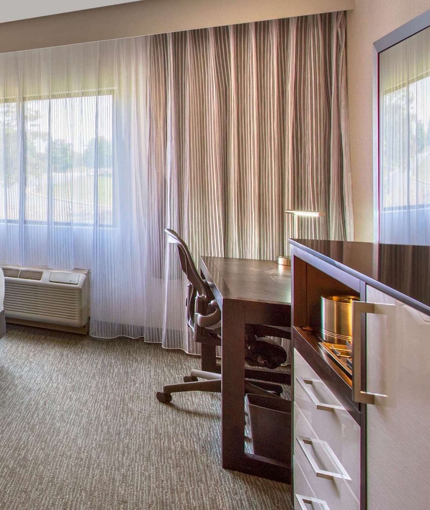 DoubleTree by Hilton Hotel Chicago Wood Dale Elk Grove - photo 14