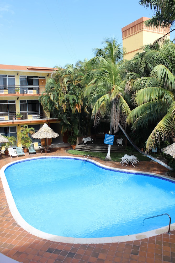 Gran Hotel Paris - carbon neutral hotel in La Ceiba