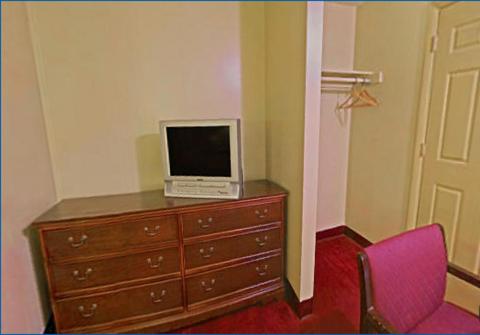 Rumford Motor Inn - photo 12