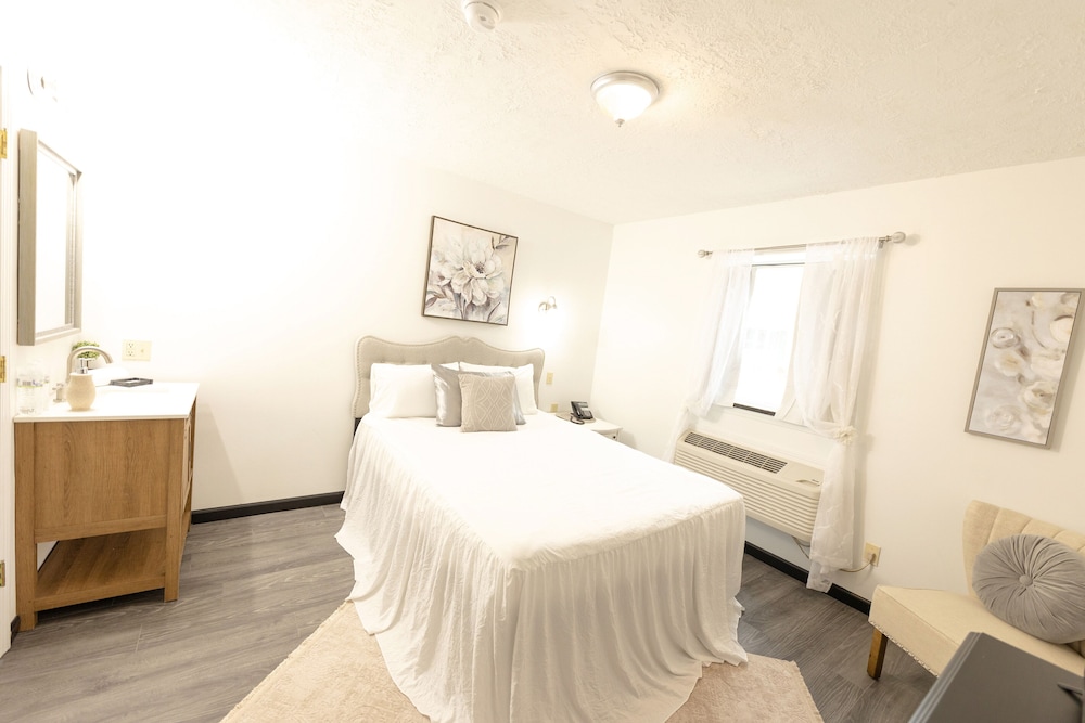 EC Reed's Mercantile and Hotel - photo 4