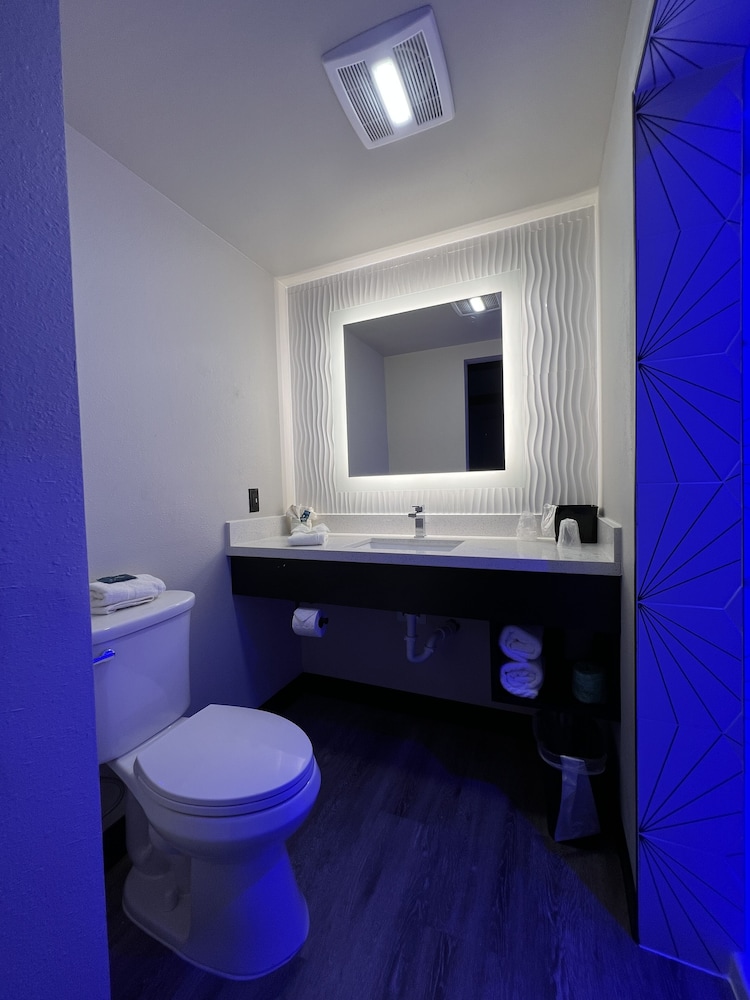 Imperial Suites Adults Only - photo 37