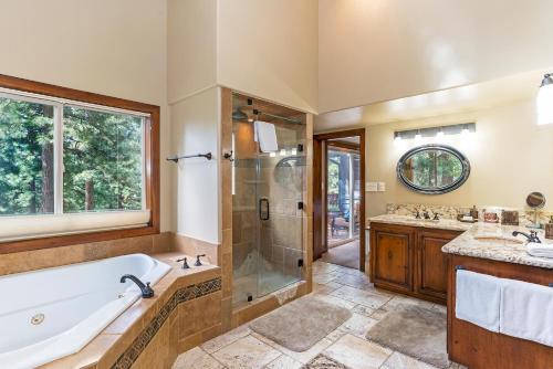 585 Knotty Pine Gorgoeous Moutain Home