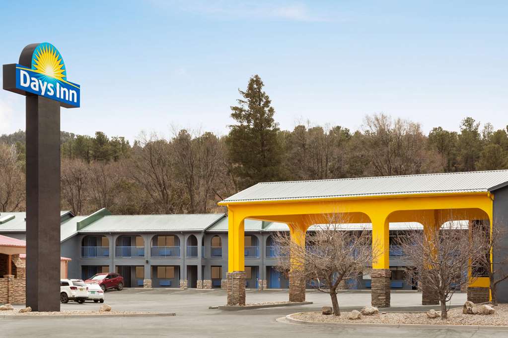 Days Inn by Wyndham Ruidoso Downs - photo 3