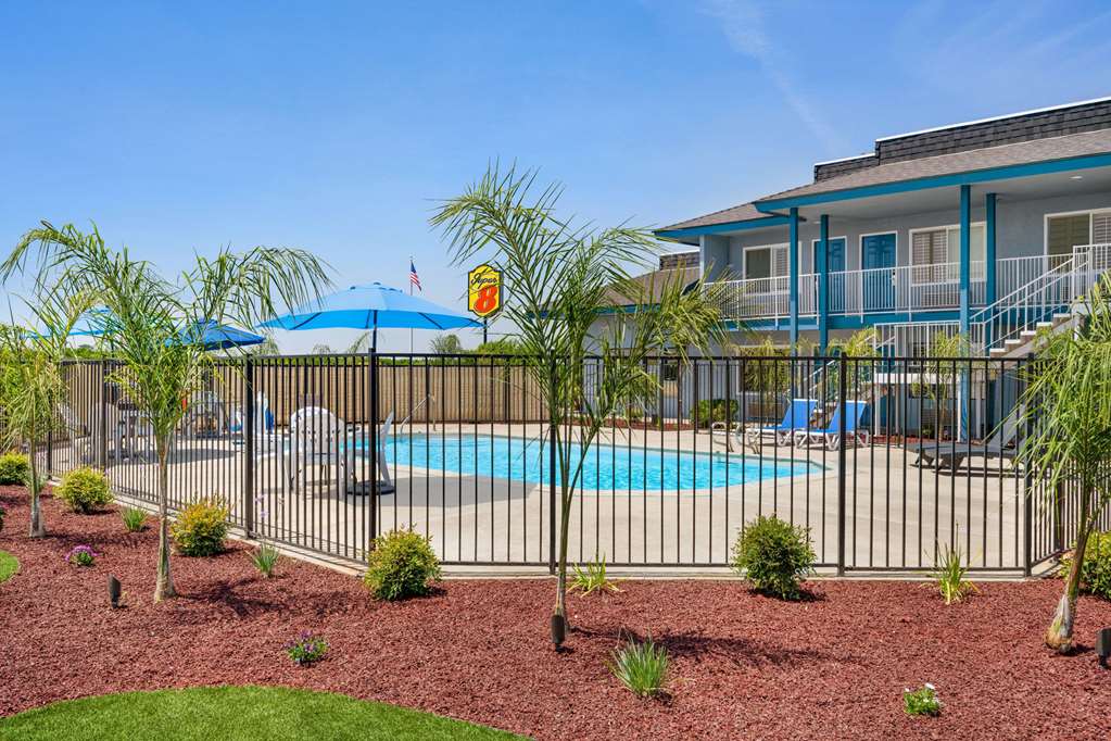 Super 8 by Wyndham Lindsay Olive Tree - photo 15