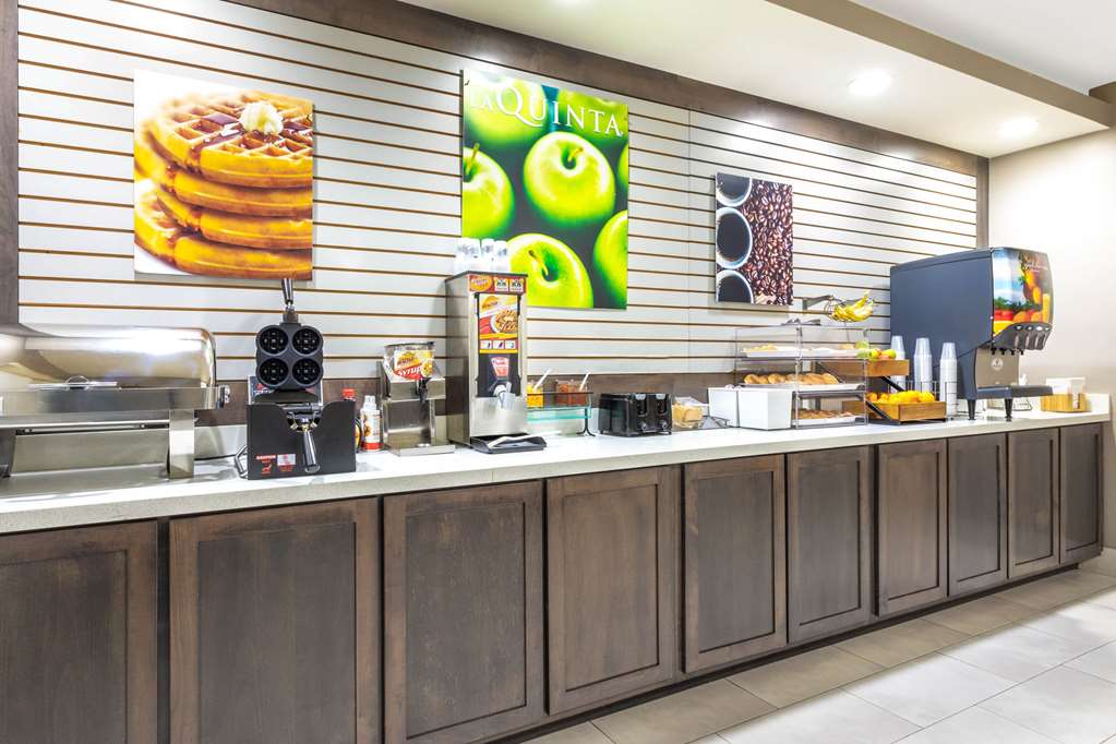 La Quinta Inn & Suites by Wyndham Hopkinsville - photo 40