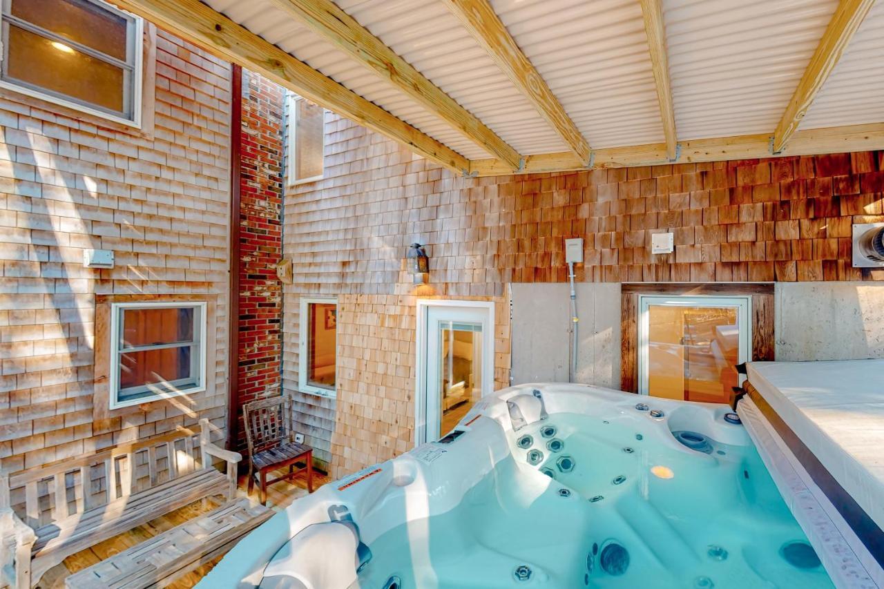 Tranquil Getaway - carbon neutral hotel in Wellfleet