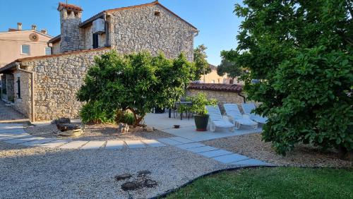 Villa Dina — 4-Star Luxury Hotel in Tar, Croatia