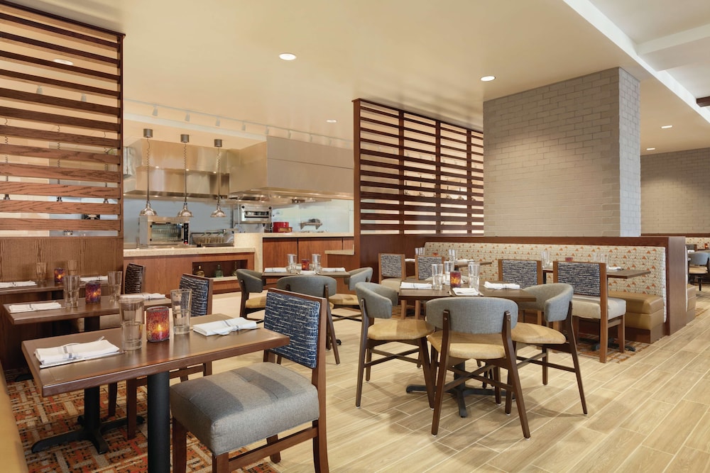 Embassy Suites Hilton South Jordan Salt Lake City - photo 32