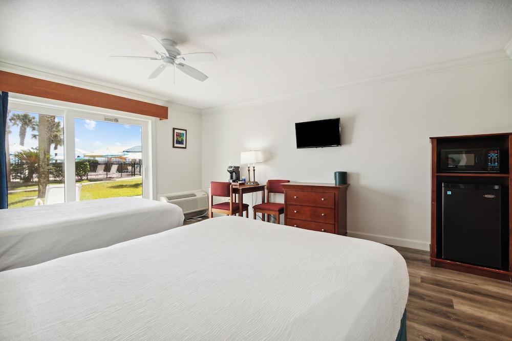 Seahorse Oceanfront Inn - photo 19