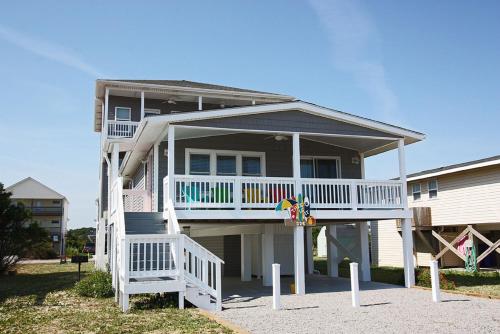 This Is It by Oak Island Accommodations - photo 37