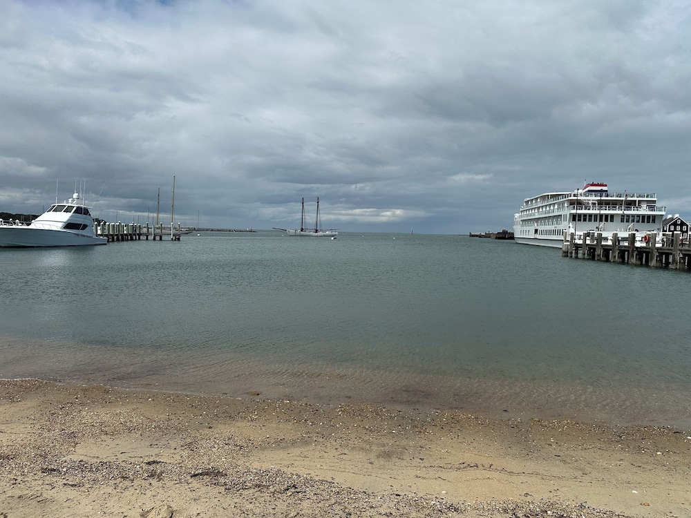 Vineyard Harbor Motel Private Beach - photo 383