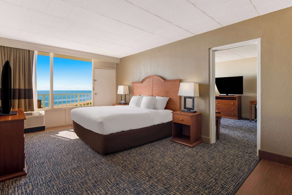 Comfort Inn South Oceanfront - photo 14