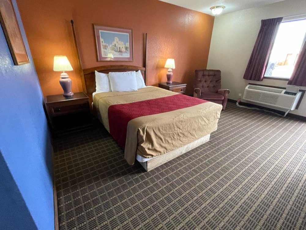 Knights Inn By Capital O Emporia I 35 - photo 24