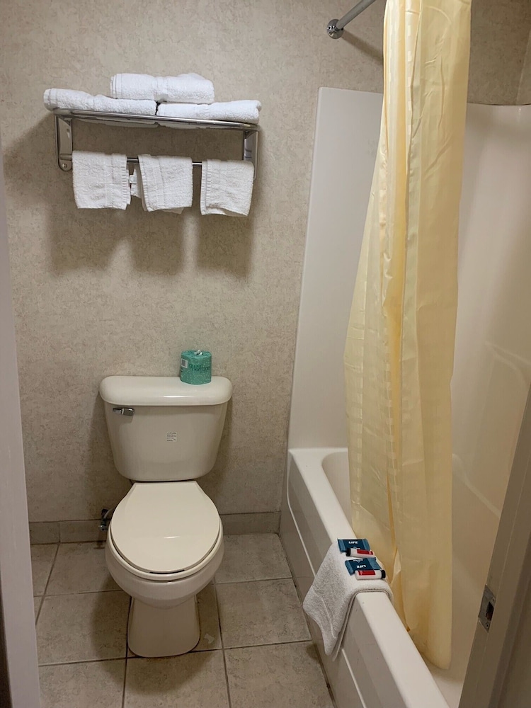 Coachman's Inn Motel - photo 18
