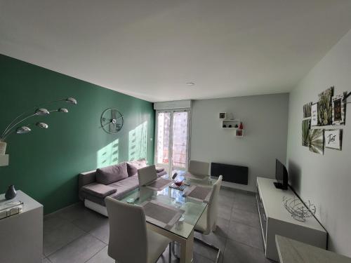 Apartment Nicolas — 4-Star Luxury Hotel in Luz-Saint-Sauveur, France