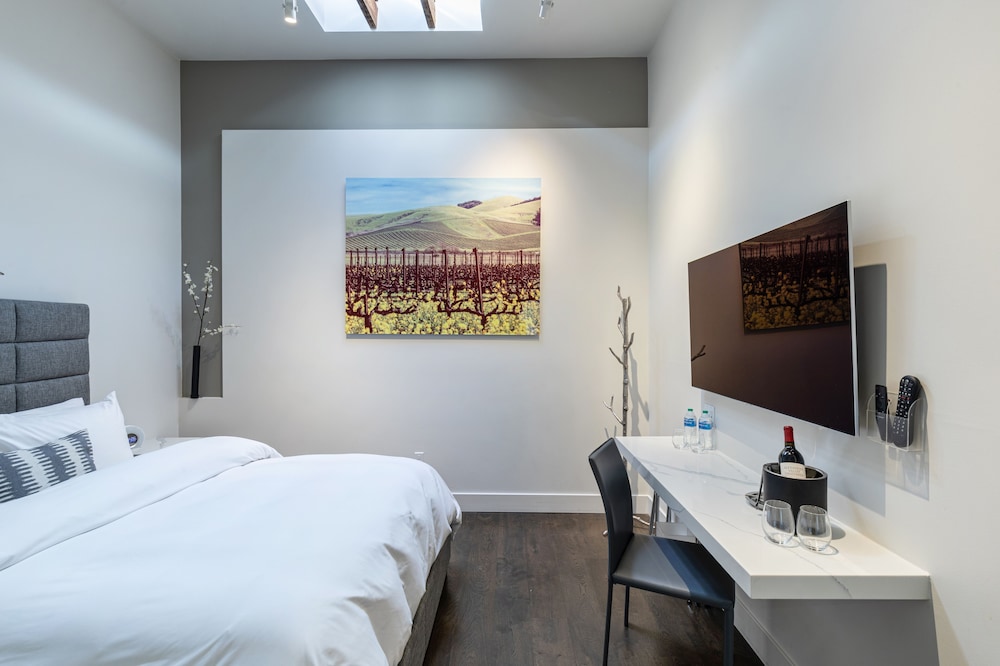 R Inn Napa - photo 17