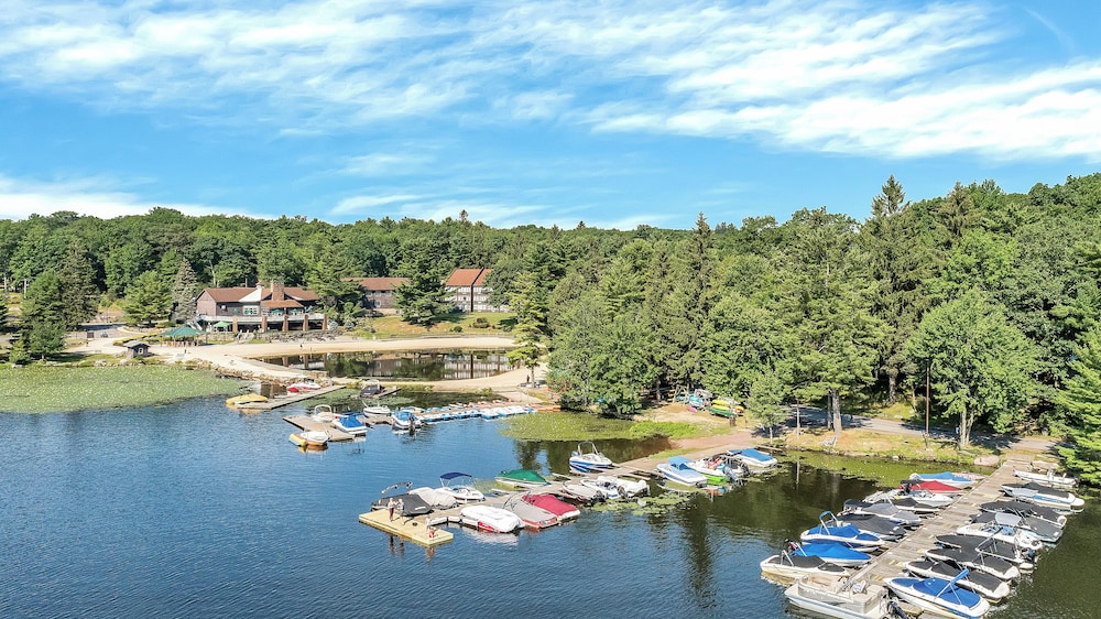 The Lodge Luxury Resort At Lake Harmony - photo 29