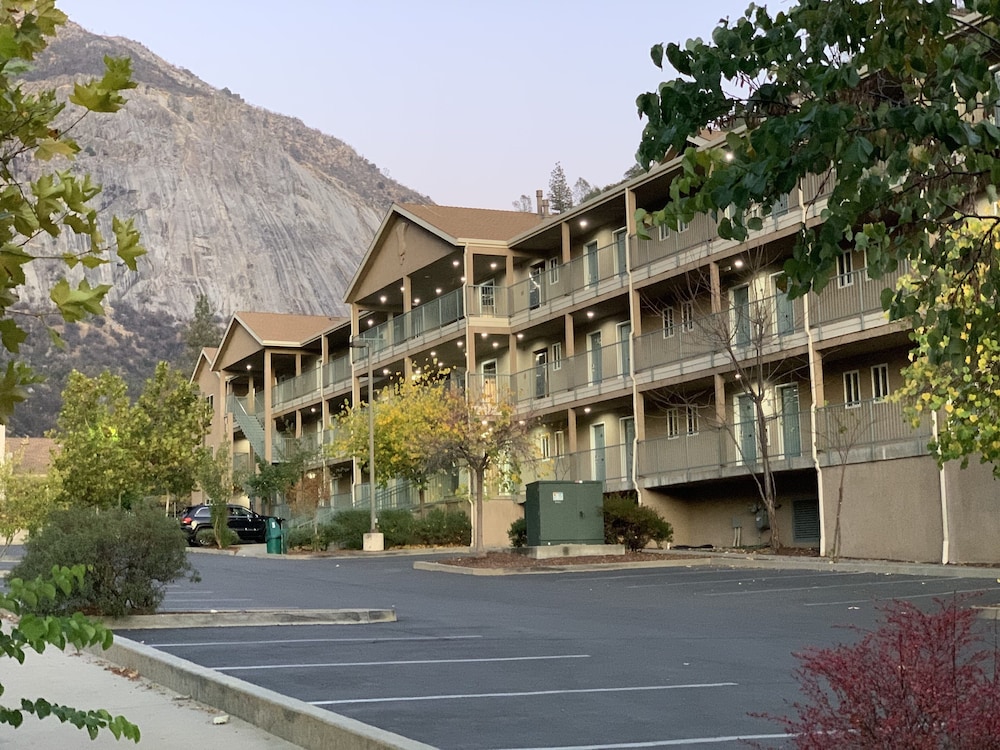 Yosemite View Lodge - photo 71