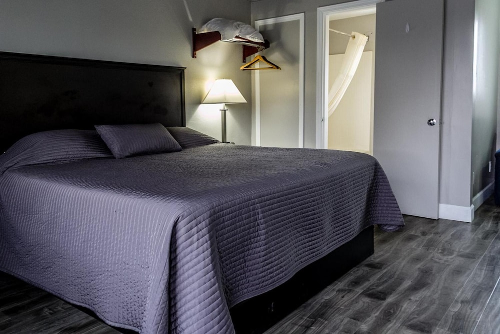 Lakeview Lodge Motel - photo 10