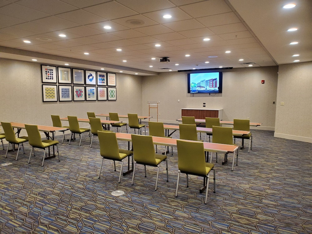 Holiday Inn Express & Suites Sandusky by IHG - photo 29