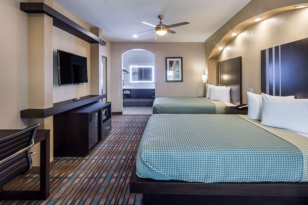Econo Lodge Inn and Suites Houston NW Cy Fair - photo 8