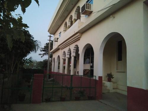 The Forest View Resort in Khilchipur, India