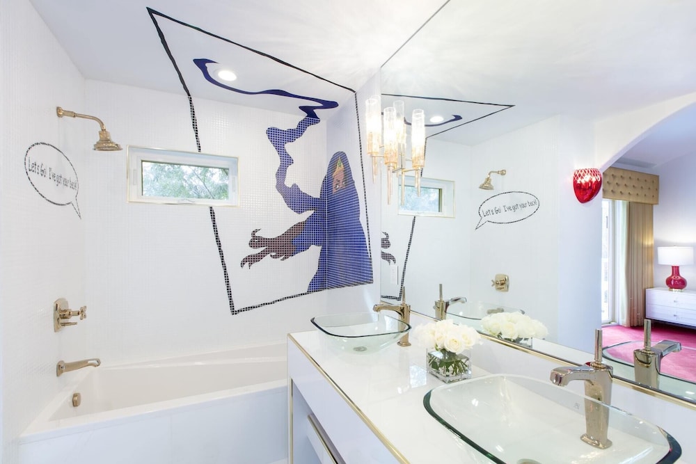 The Roxbury - photo 258