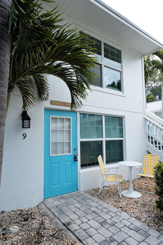 Seahorse Beach Bungalows - photo 32