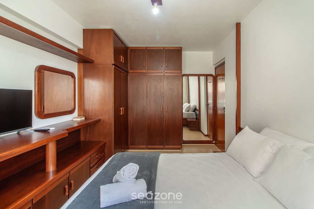 3BR Apt w Balcony 100m From Beach Evz0601