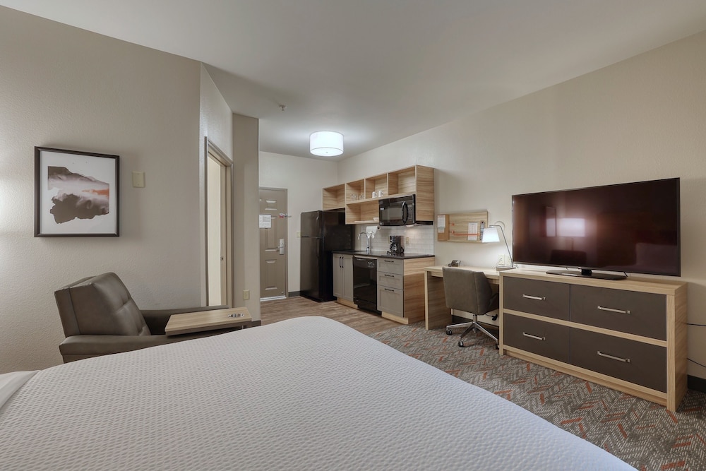 Candlewood Suites Milwaukee Airport by IHG - photo 30