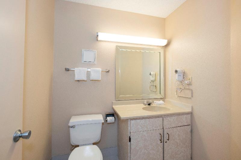 Red Roof Inn MacClenny - photo 20
