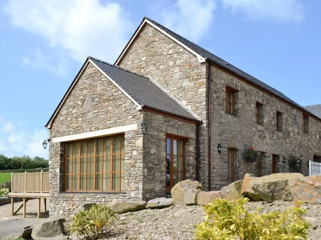 The Mill Om3 — 5-Star Luxury Hotel in Llanarth, United Kingdom