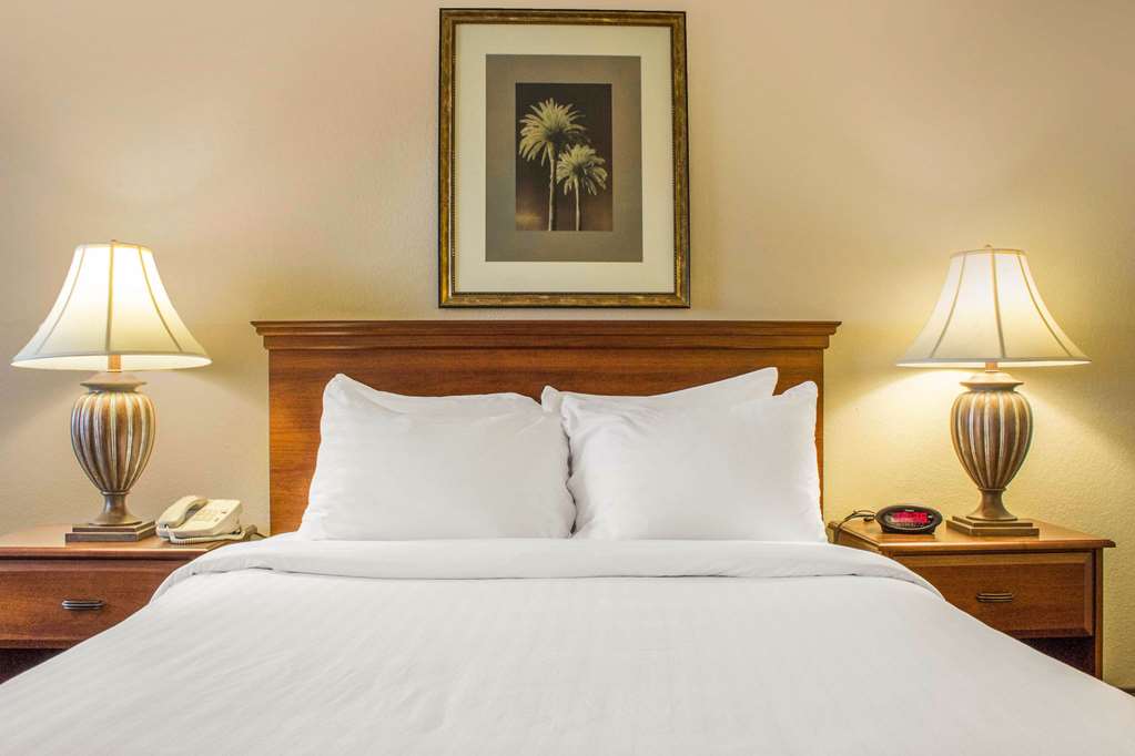 Quality Inn Benson I 10 Exit 304 - photo 14
