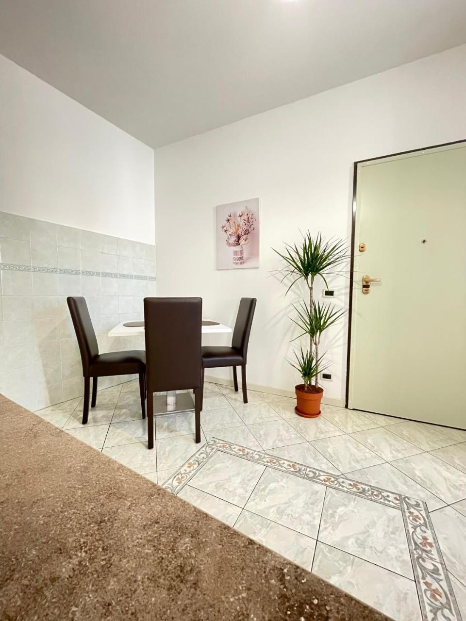 Casa Regina 2 Nel Centro Storico di Alba — 5-Star Luxury Hotel in Alba, Italy