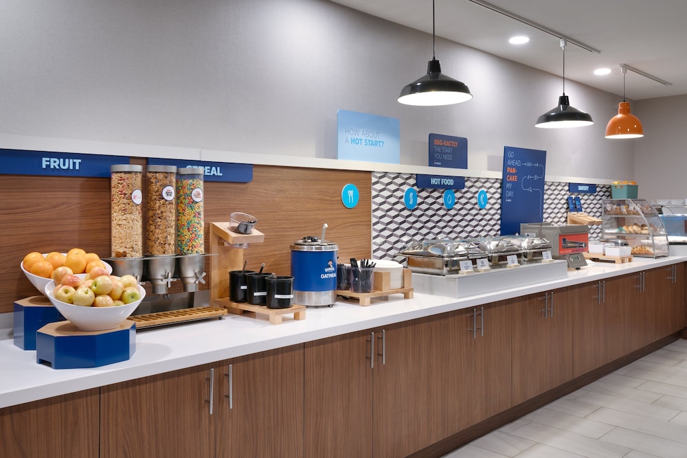 Holiday Inn Express Hotel & Suites Helena by IHG - photo 40