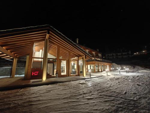 Hotel La Thuile Resort Spa — La Thuile