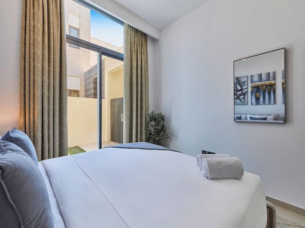 bnbme Sunvilla AR3 4 BDR - last minute hotel in Dubai