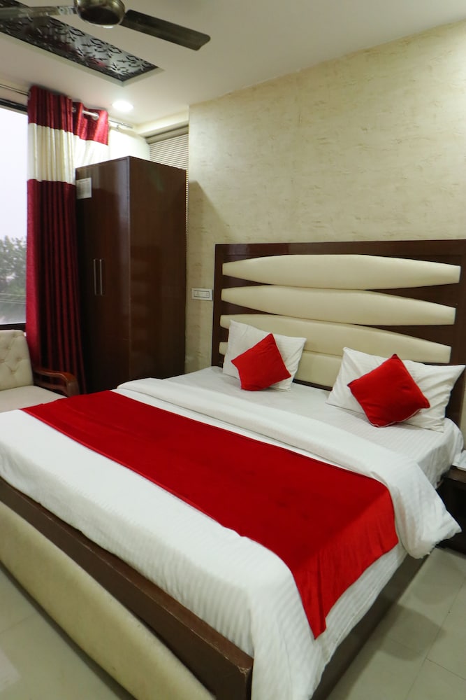 OYO Hotel Eurasia — Chandigarh — photo 3