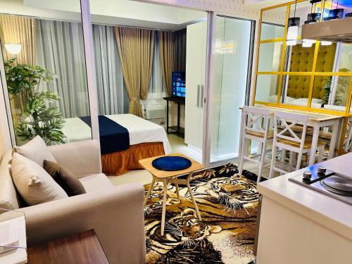 We Vibe Azure Urban Resort Residences — 4-Star Luxury Hotel in Manila, Philippines